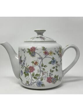 Vintage Andrea by Sadek Porcelain Tea Pot "Corona" Floral Pastel Pattern 4cup.
